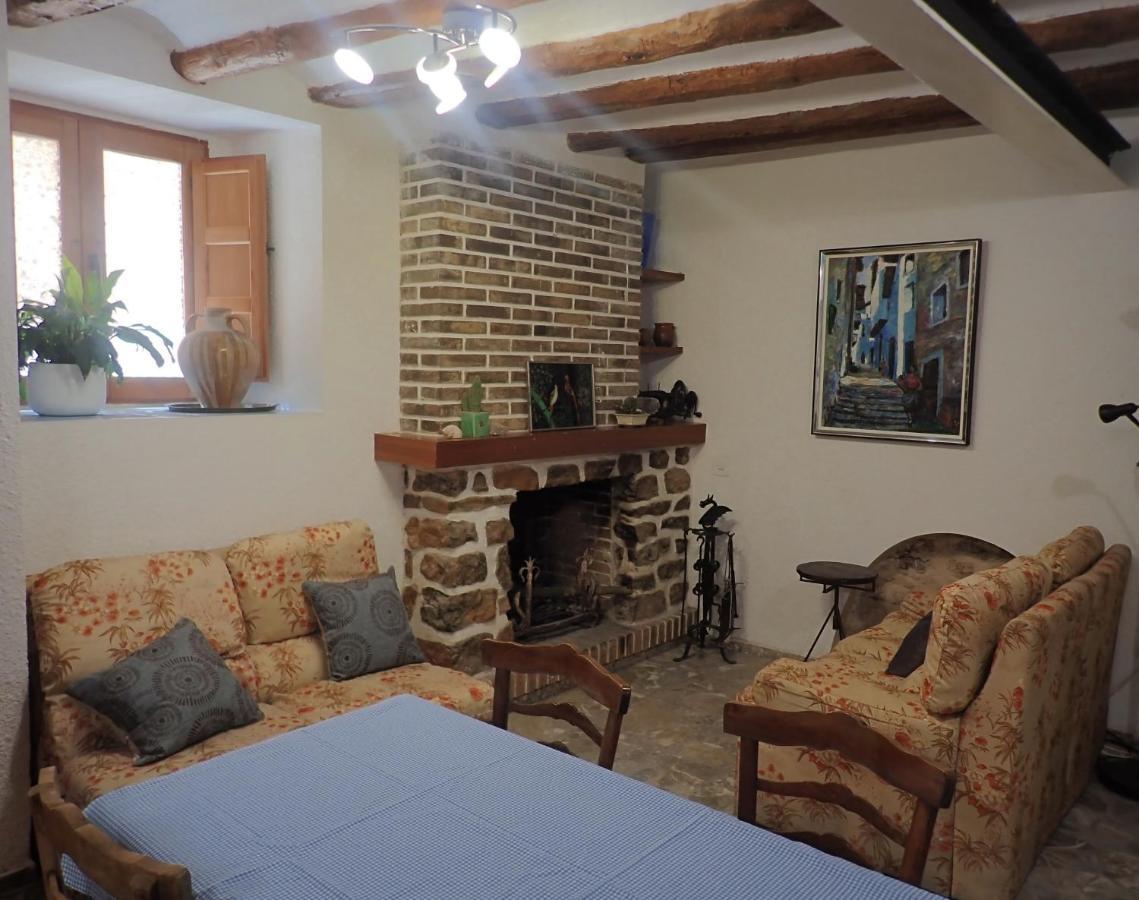 Albergue Casa De L'Aigua بيسييت المظهر الخارجي الصورة